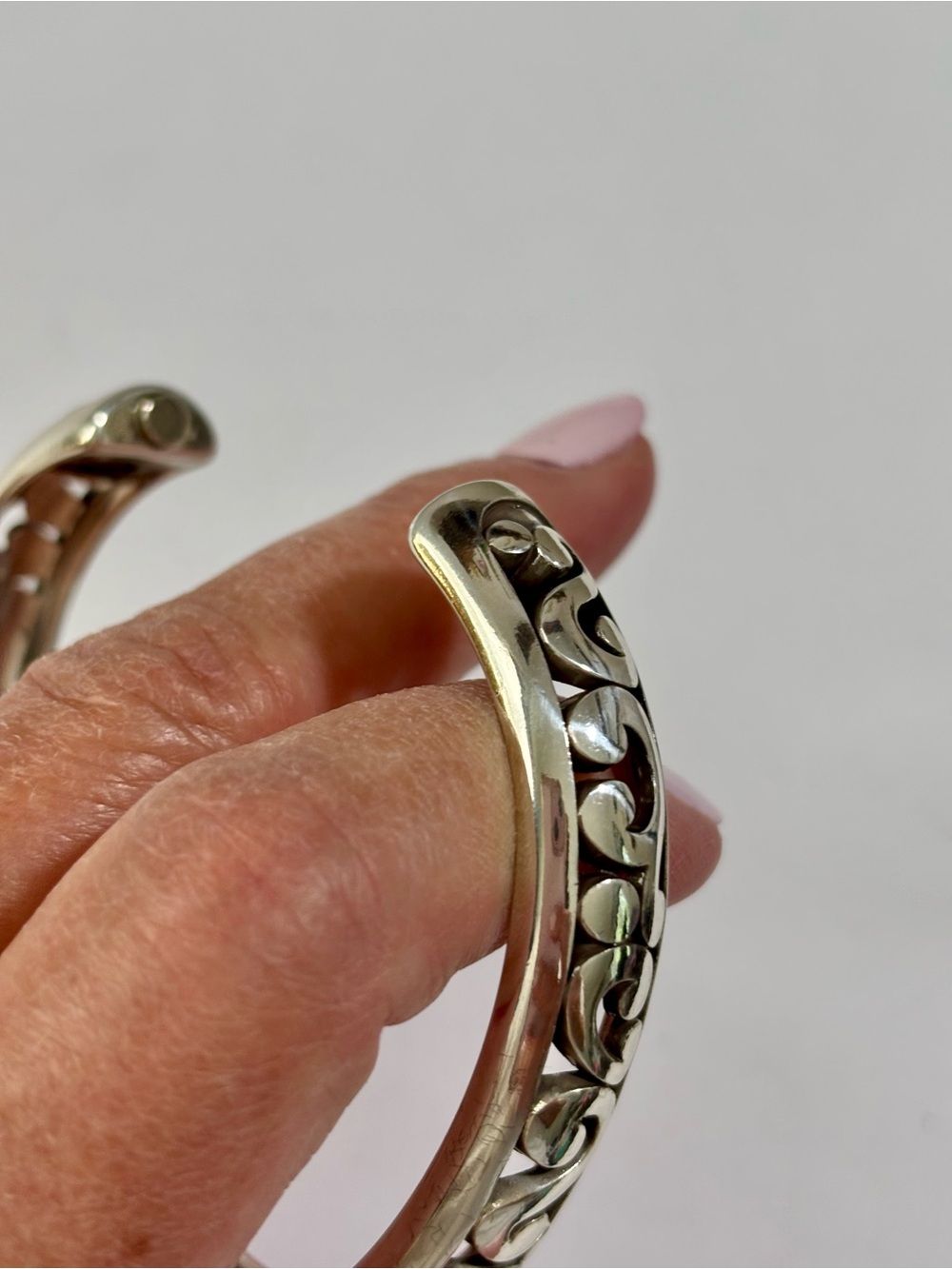 Brighton Silver-plated  Filigree Contempo Openwork Hinged Bangle Bracelet - Picture 3 of 4